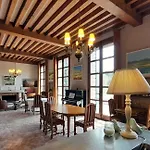 Castell Rose Bed & Breakfast 4*