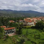 Castell Rose Bed & Breakfast 4*