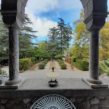 Bed & Breakfast Castell Rose 4*